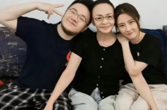 娱乐八卦吃瓜图片高清壁纸,揭秘娱乐八卦吃瓜瞬间，明星幕后故事大揭秘